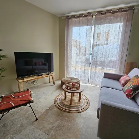 Le Loft De - La Bastide, Le Chalet, Le Loft, Le Mas, La Paillote Apartment Genas
