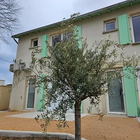 Le Loft De - La Bastide, Le Chalet, Le Loft, Le Mas, La Paillote Genas