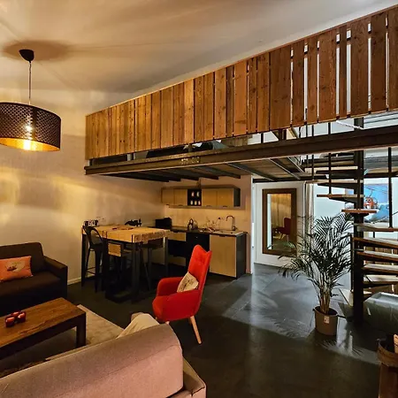 Le Loft De - La Bastide, Le Chalet, Le Loft, Le Mas, La Paillote Genas