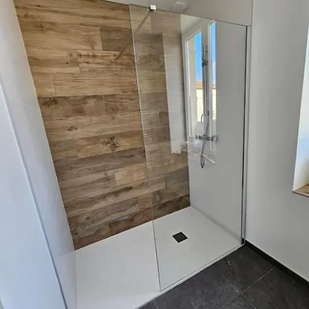Le Loft De - La Bastide, Le Chalet, Le Loft, Le Mas, La Paillote * Genas