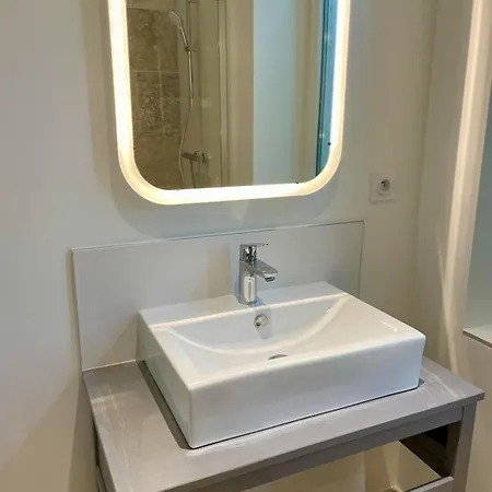 Le Loft De - La Bastide, Le Chalet, Le Loft, Le Mas, La Paillote Genas